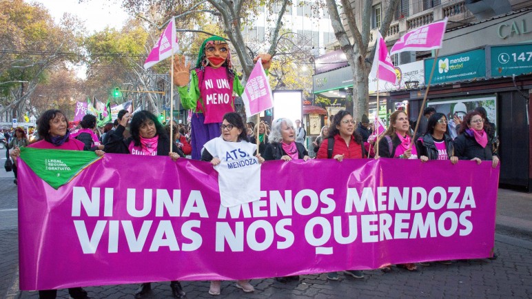 Ni Una Menos Mendoza denuncia persecución policial en sus asambleas
