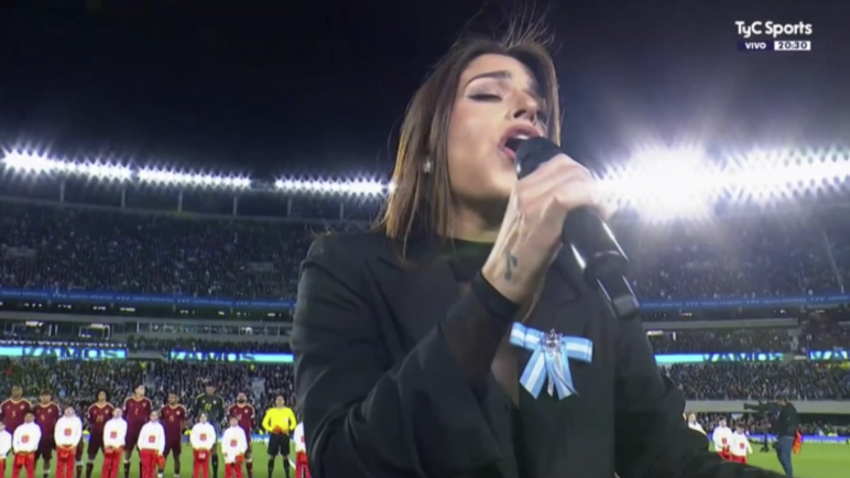 Euge Quevedo: la voz que emocionó con el himno en la despedida de Messi en Argentina