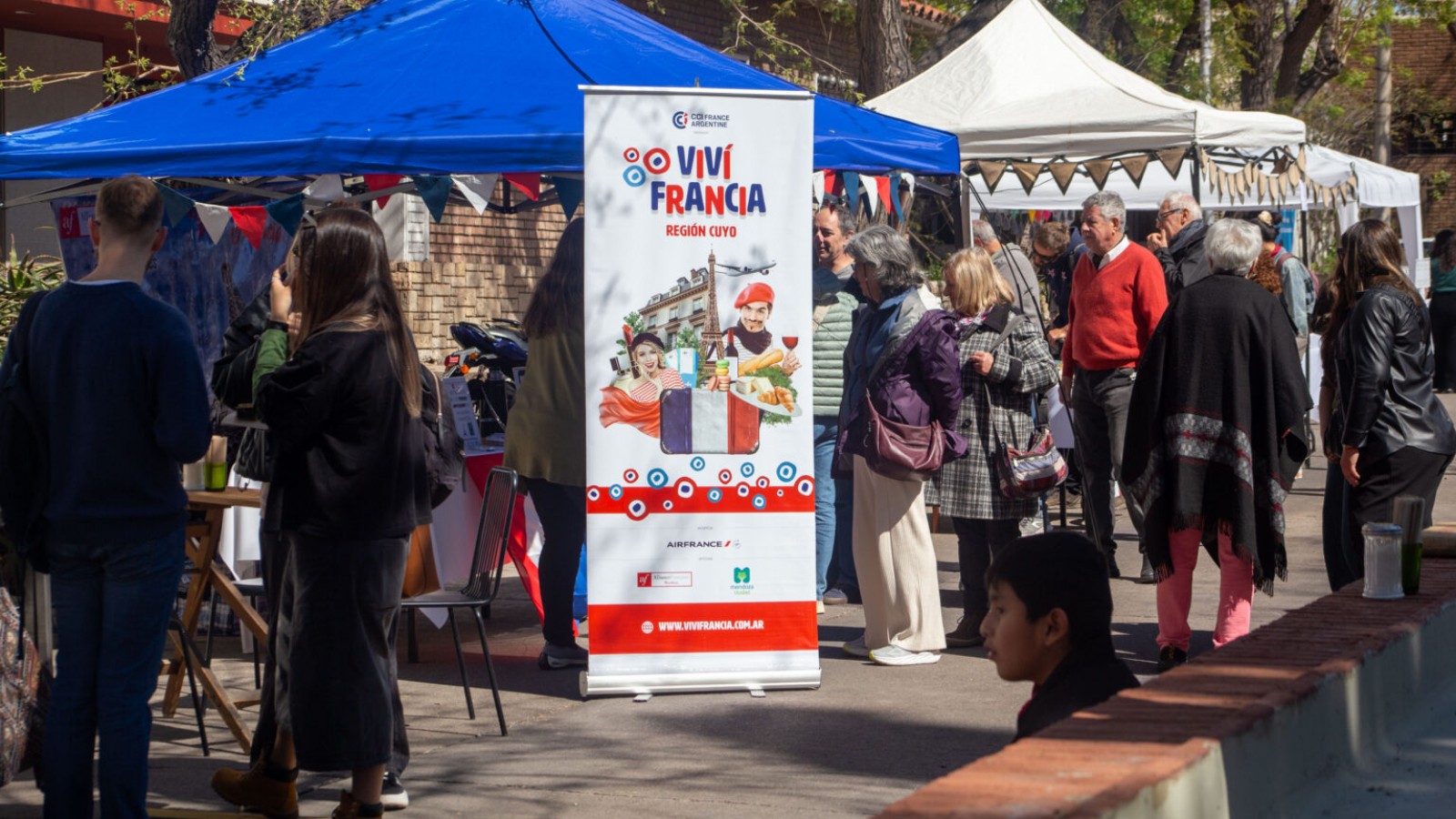 Un rincón parisino en Mendoza: el Mercadito Francés llenó de sabores y cultura la Ciudad