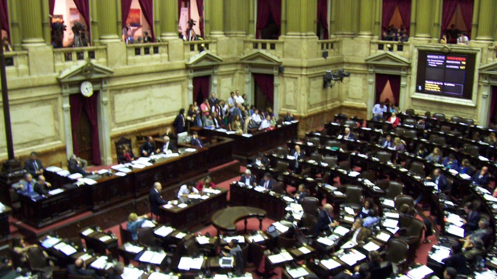 Solicitan una sesión especial para rechazar los vetos de Javier Milei