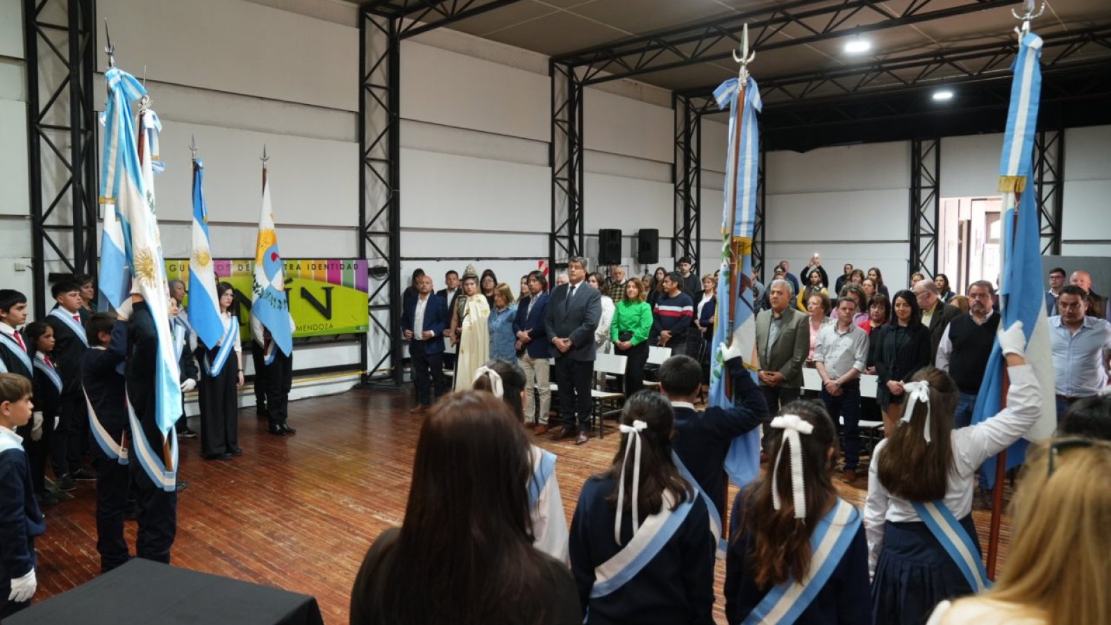 Junín homenajeó a los docentes en el Día del Maestro