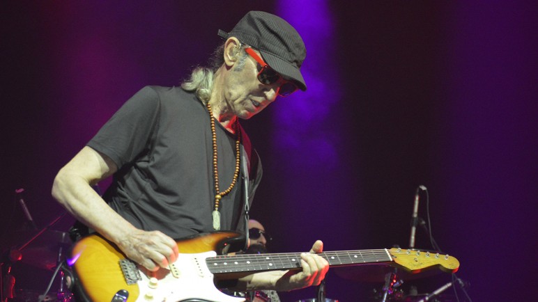 Skay repasó sus hits en Mendoza y hubo lugar para temas fundamentales de Los Redondos