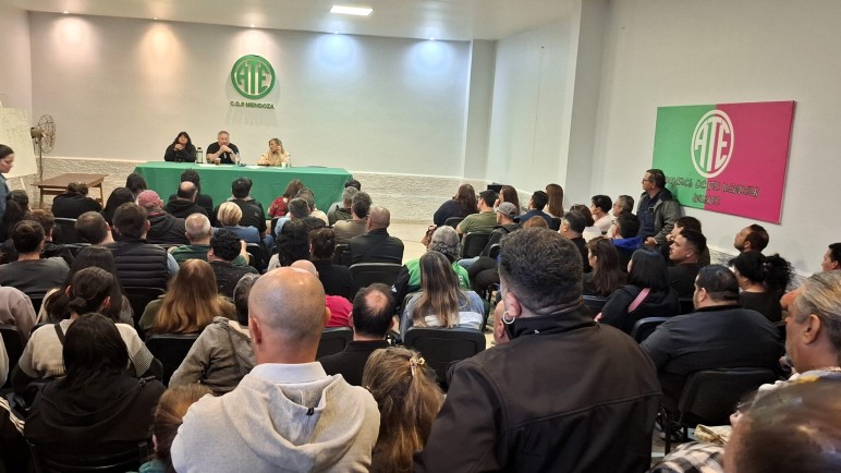 Trabajadores de ATE anuncian paro y movilización contra la reforma laboral de Cornejo