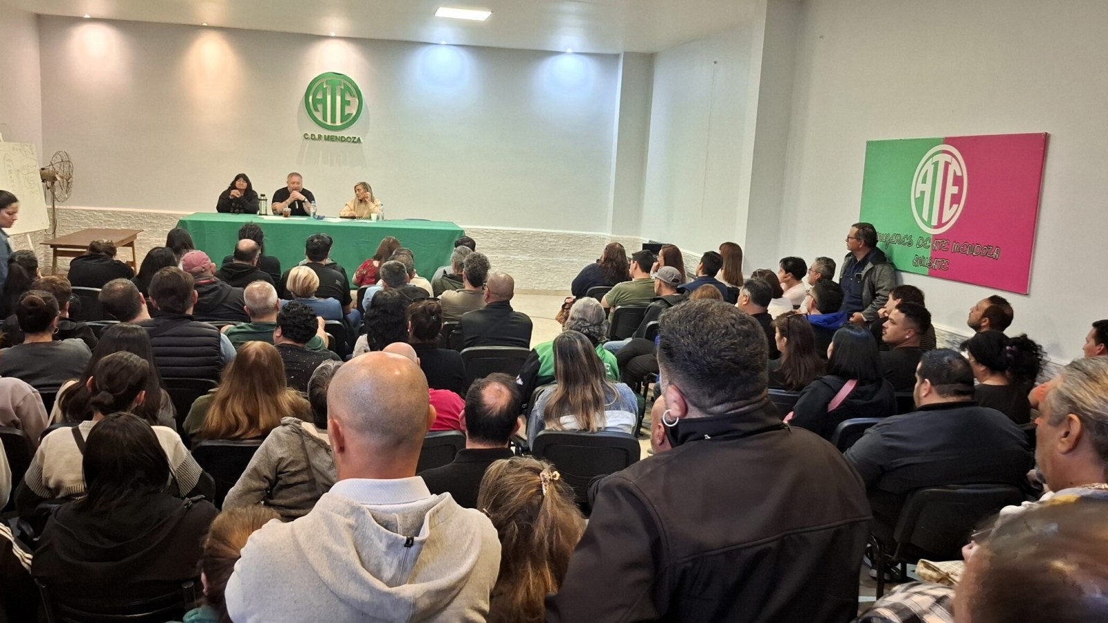 Trabajadores de ATE anuncian paro y movilización contra la reforma laboral de Cornejo