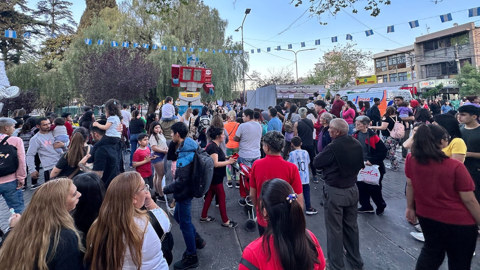 Maipú celebra los 40 años de los Kioscos con una muestra de más de 400 fotos