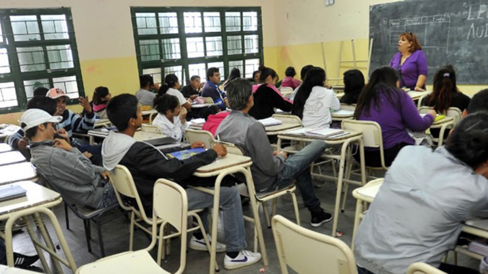 Polémica medida de la DGE para que las familias registren las inasistencias de los docentes