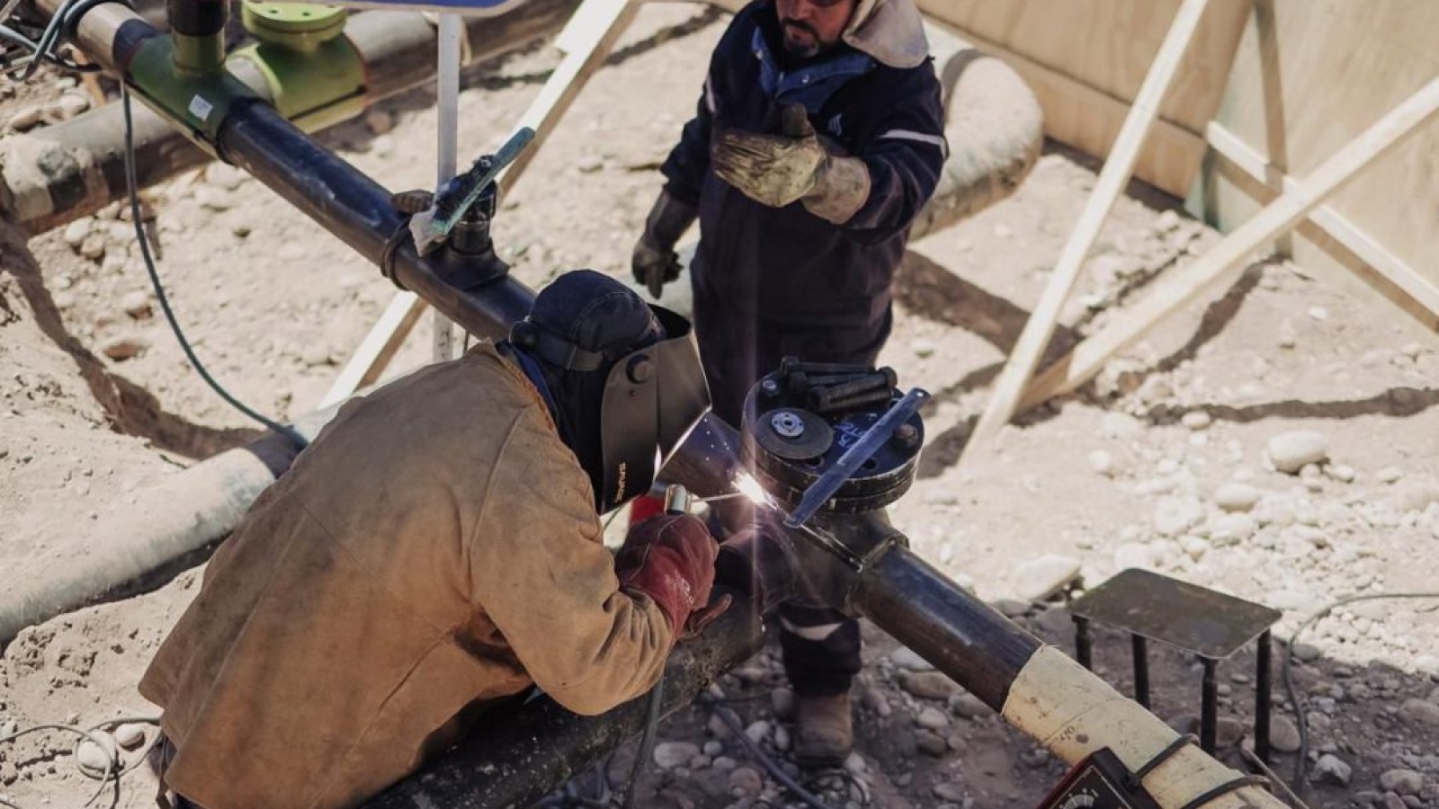 Gasoducto: Omar Félix supervisó una obra clave y anticipó factibilidad antes del próximo invierno