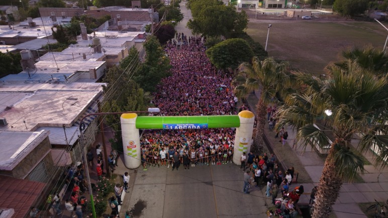 Ignacio Sánchez y Florencia Cuello ganaron la XIII Maratón Nocturna de Junín