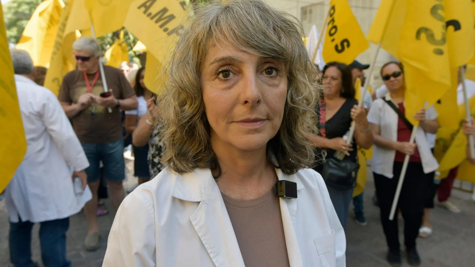 Los profesionales de salud van a la justicia por la reforma del estatuto de Alfredo Cornejo