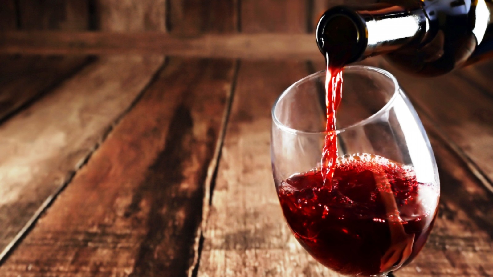 El gobierno de Milei flexibilizó los controles en la industria vitivinícola y derogó 900 normas