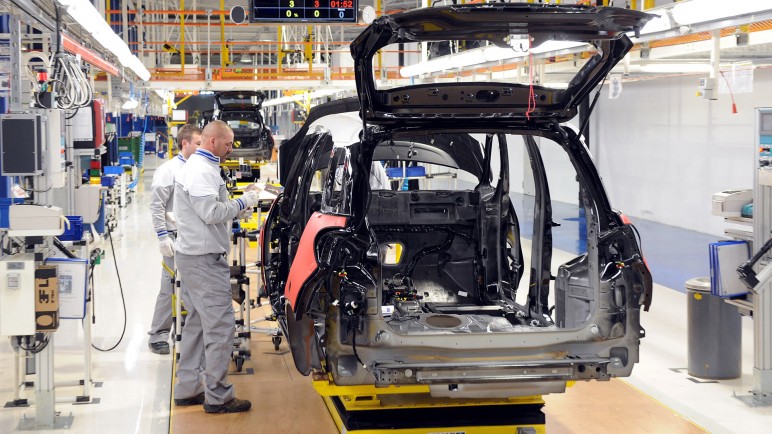 La industria cayó en septiembre y se hunde la actividad económica del país