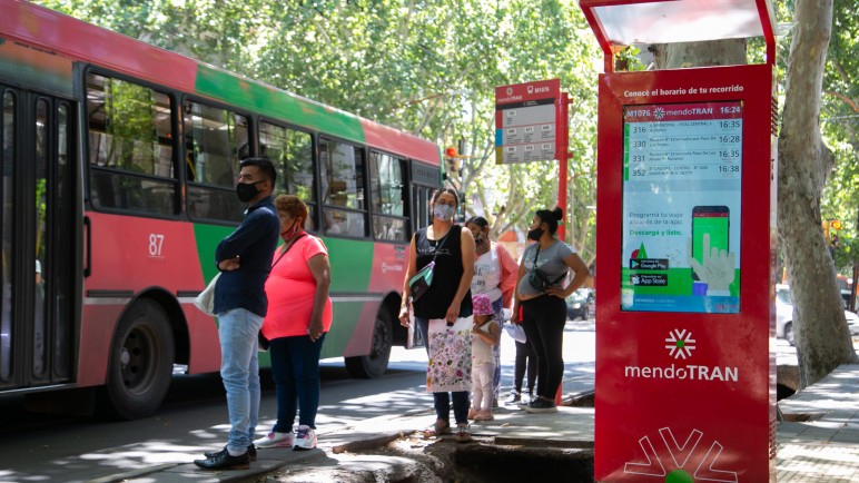 El gobierno de Mendoza dispone $138 millones para financiar dos encuestas