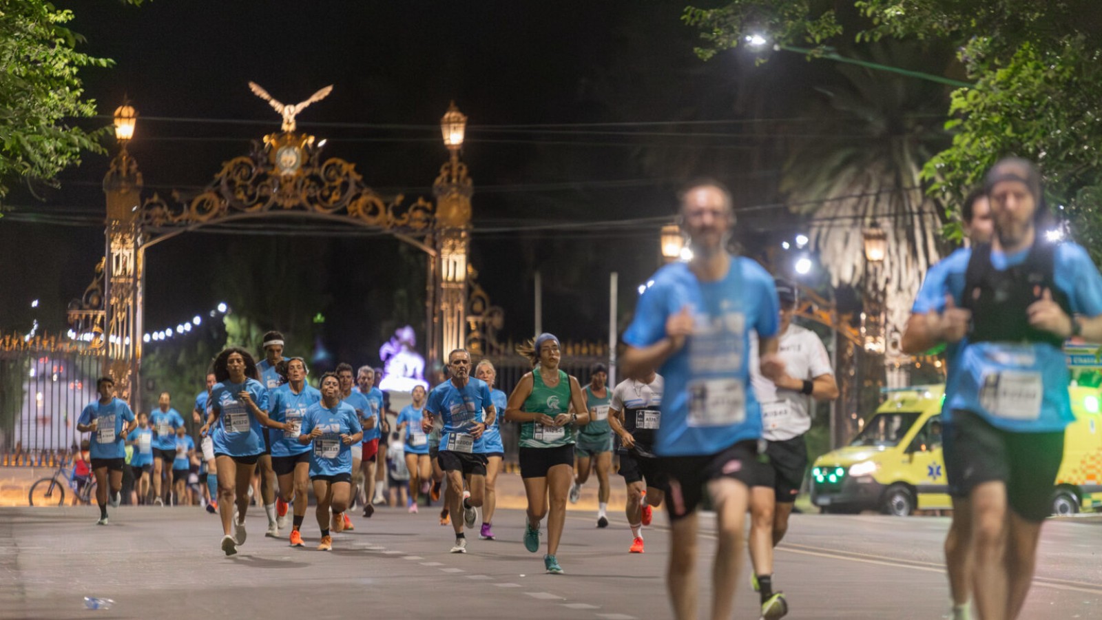 Más de 2000 corredores vivieron una noche inolvidable en la cuarta edición de la Maratón Nocturna de la Ciudad