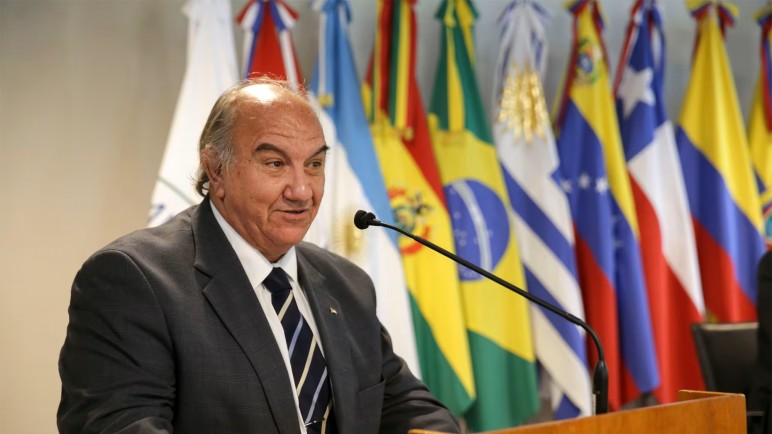 Otra baja en el gobierno de Milei, renunció Alberto Baños en Derechos Humanos