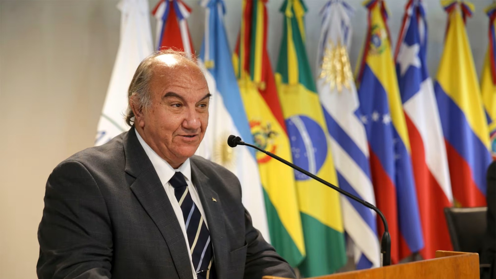 Otra baja en el gobierno de Milei, renunció Alberto Baños en Derechos Humanos