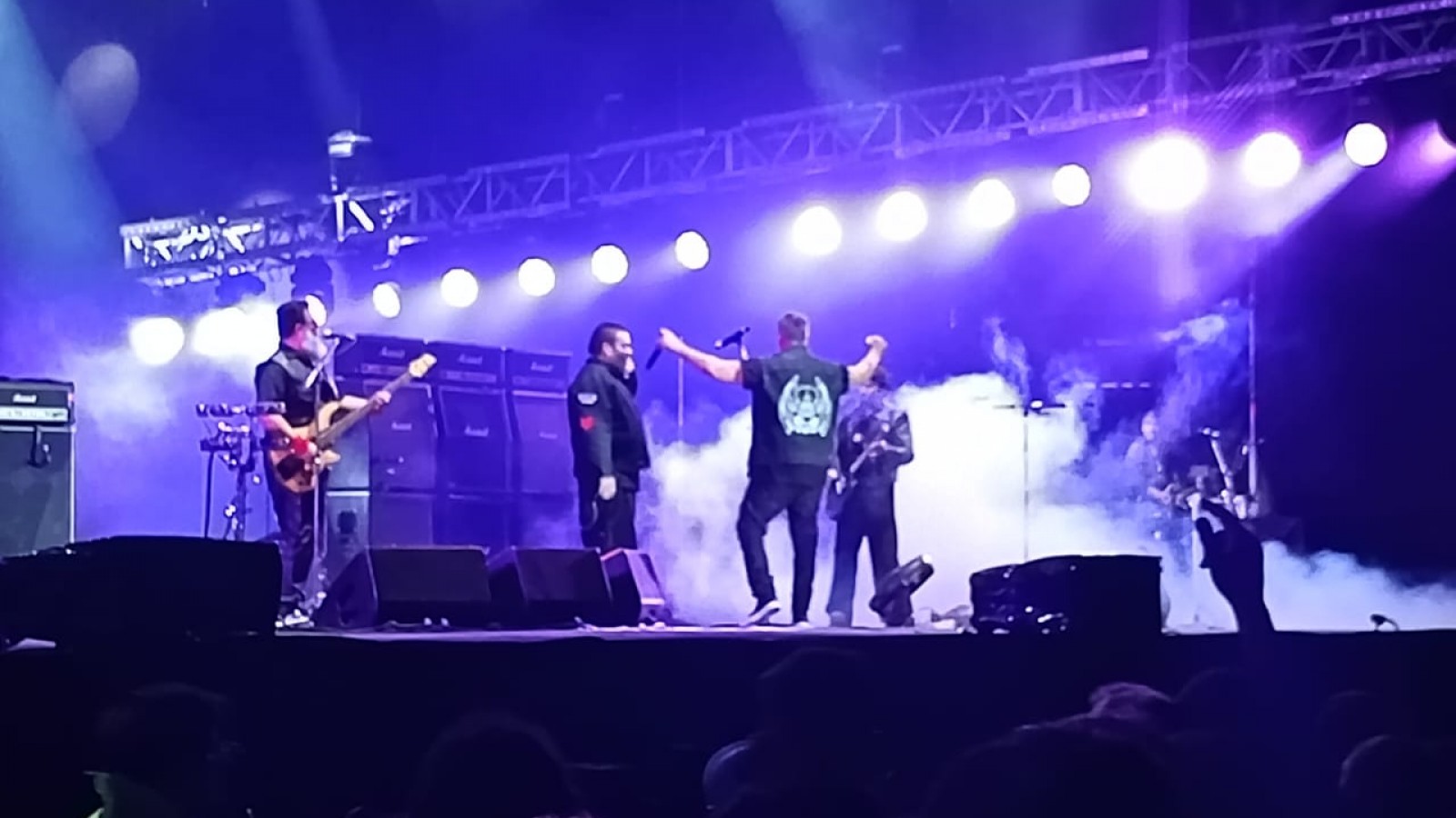 Mucho rock, baile y 35 mil personas en la primera noche de la Fiesta de la Cerveza