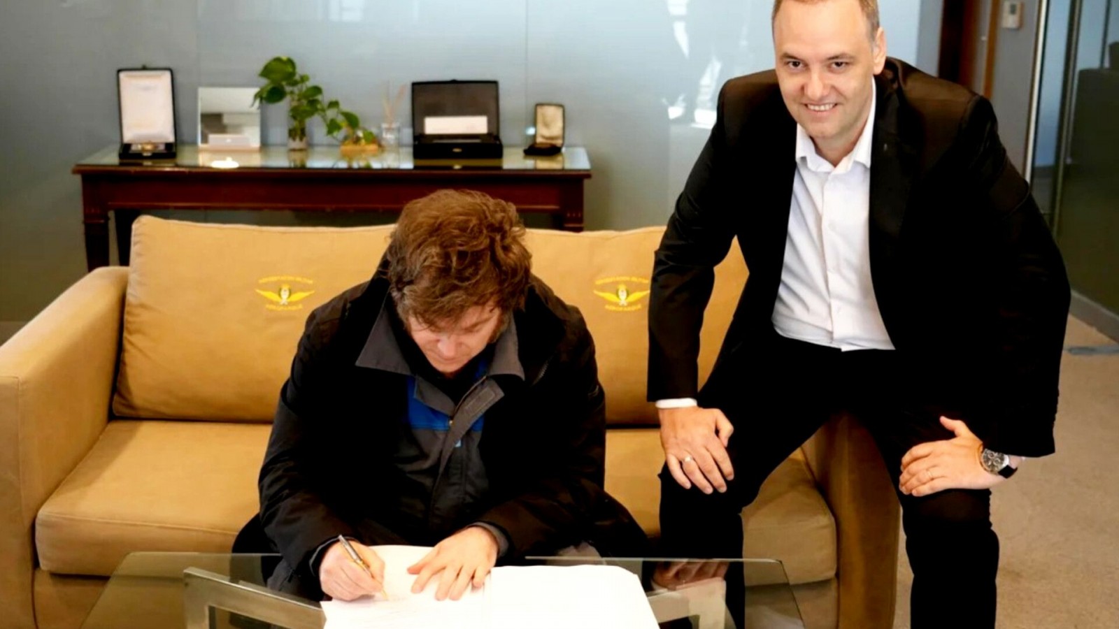 Javier Milei firmó y envió al Senado el proyecto de reforma laboral