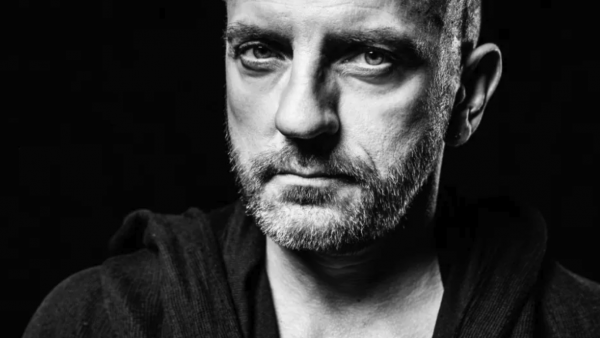 La leyenda del techno Sven Väth llega a Villa Elina: un encuentro épico entre patrimonio y electrónica