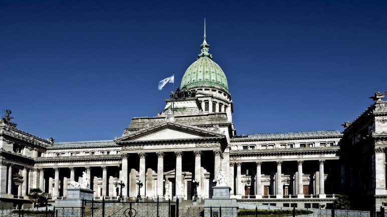 El presupuesto de Milei busca derogar la ley de discapacidad y financiamiento universitario