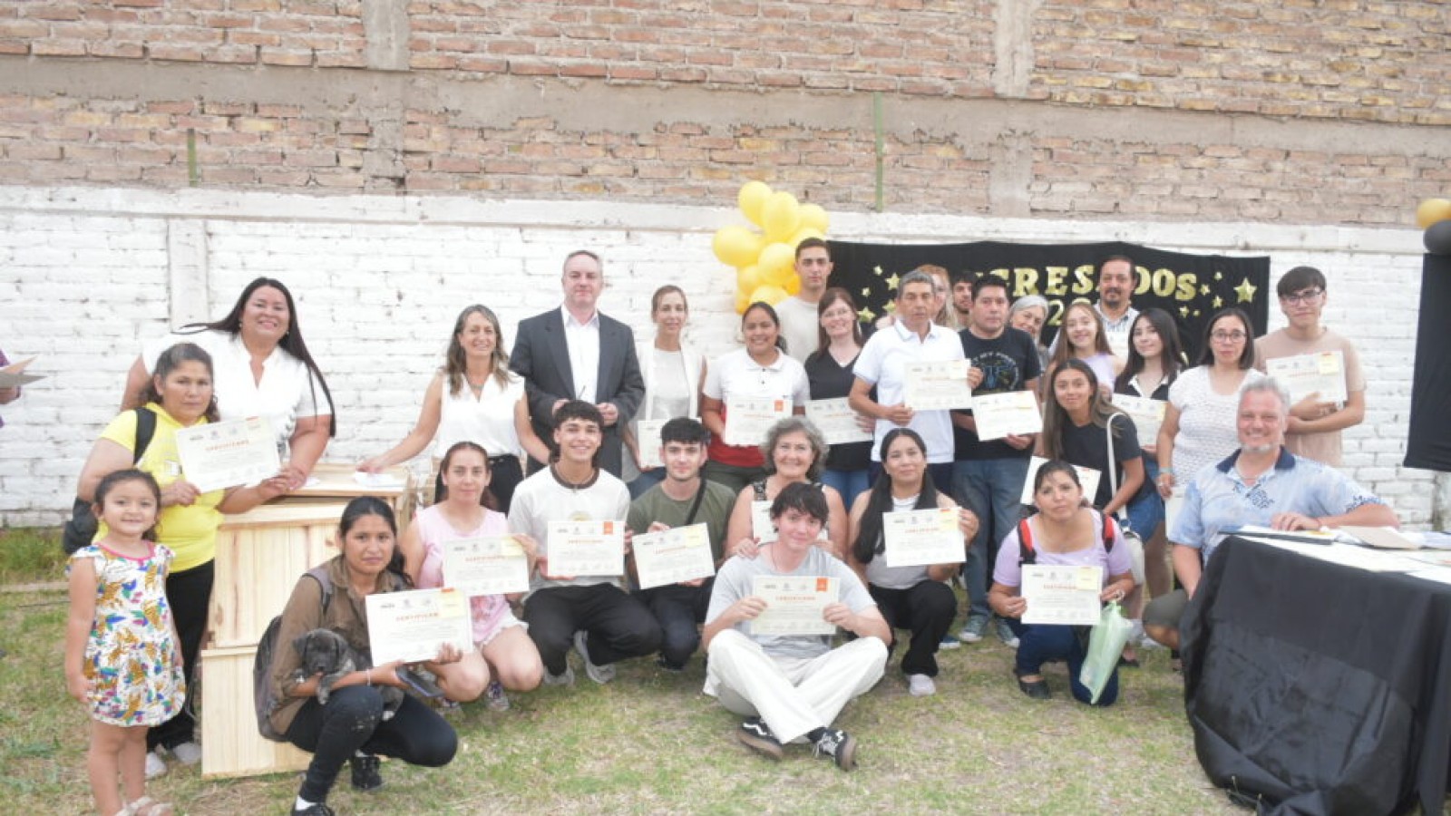 Lavalle certificó a 23 jóvenes en el curso de formación apícola profesional