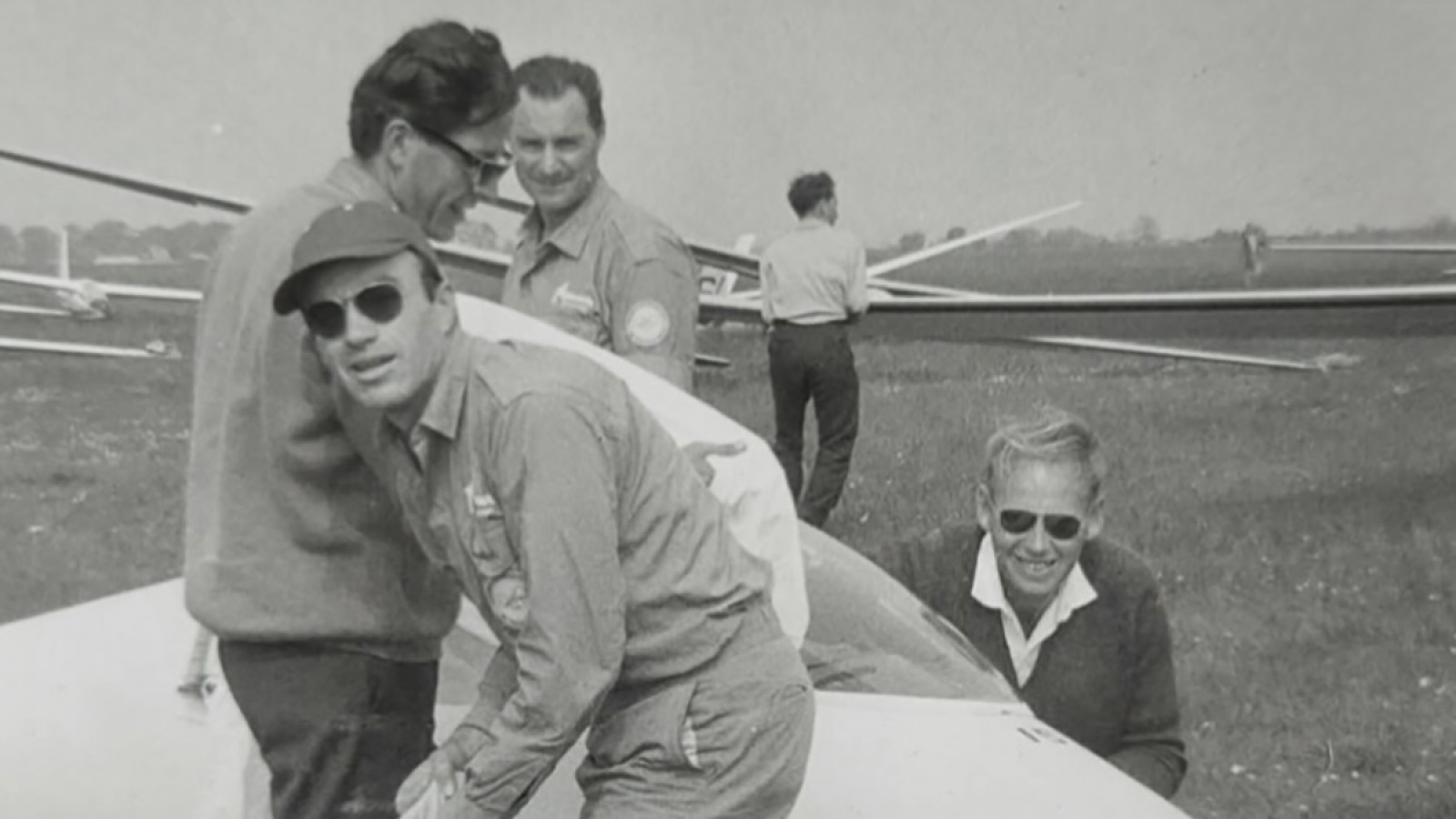 Rolf Hossinger: Héroe en el cielo, olvidado en la tierra