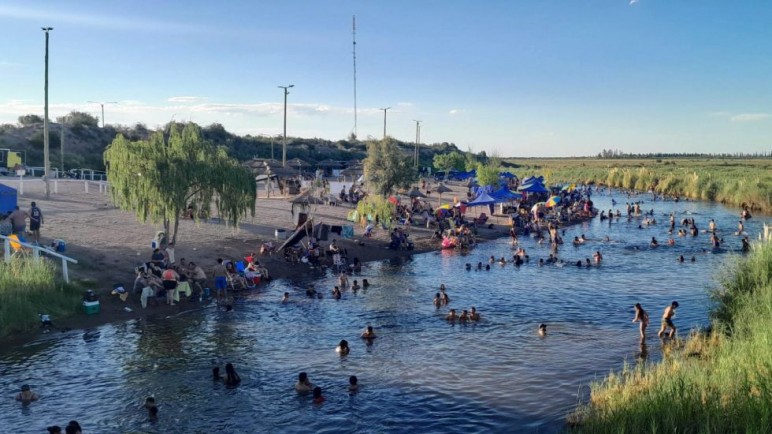 Miles de sanrafaelinos y turistas disfrutaron el inicio del 2026 en las costaneras municipales