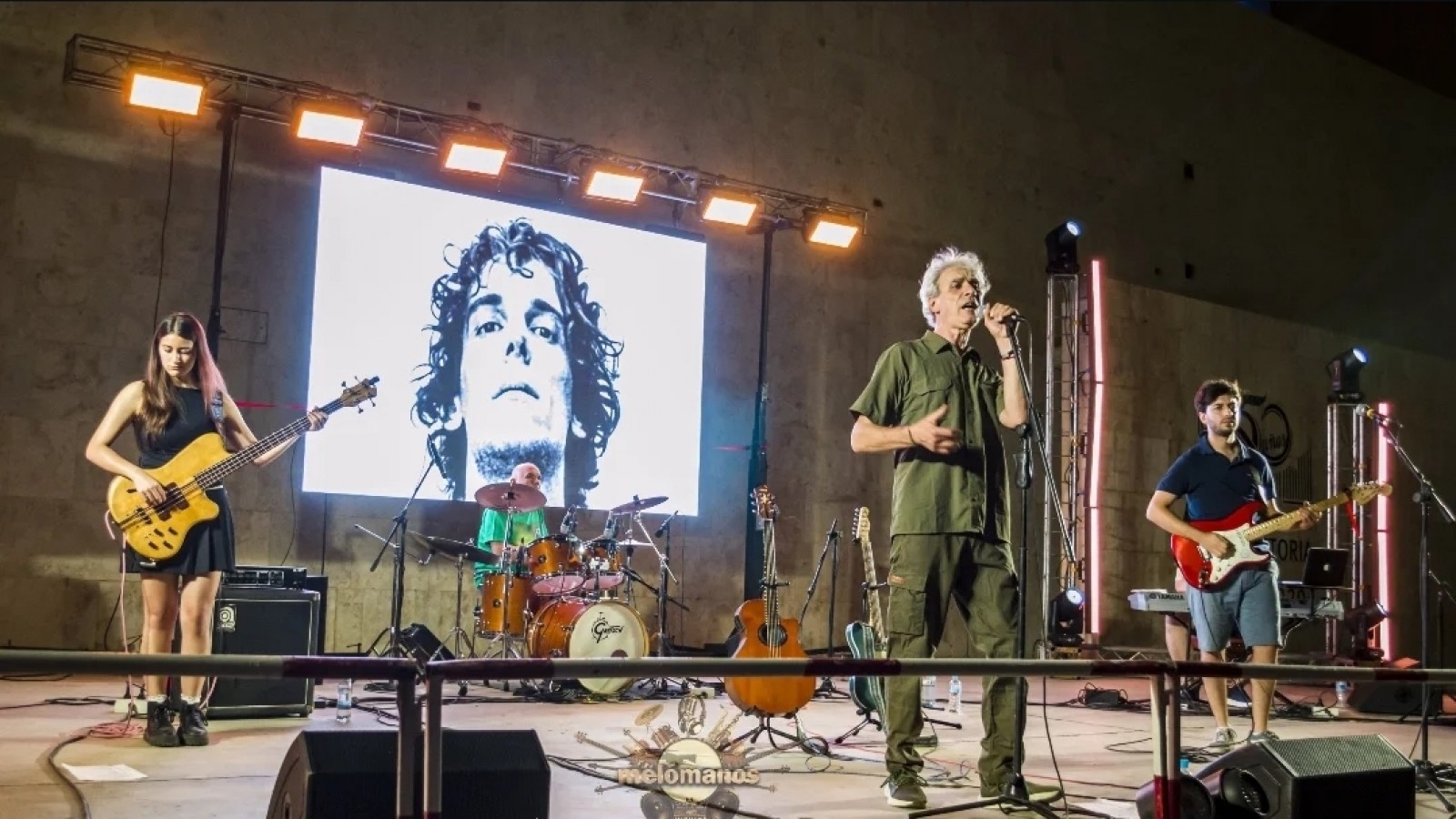 Spinetta en el Aire: un homenaje sensible y profundo al Flaco en el Teatro Independencia