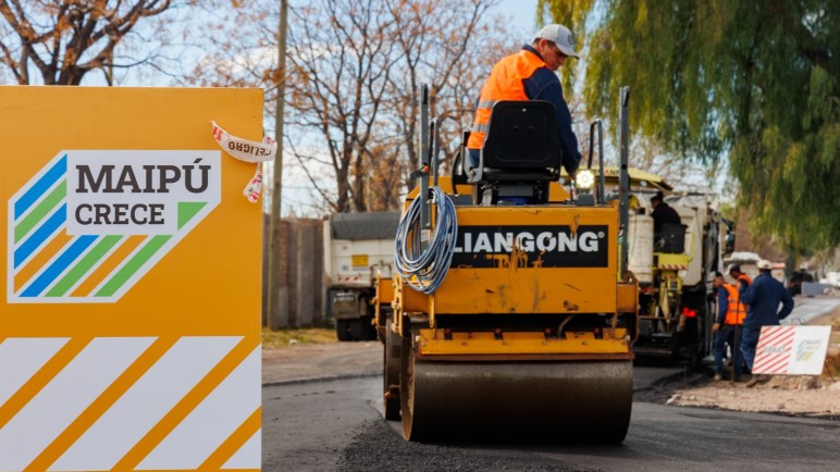 Maipú consolida su desarrollo urbano con el 90% del Plan de Asfalto cumplido