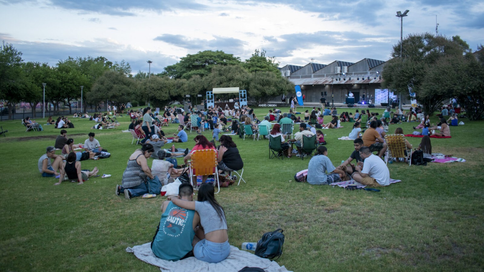 Noches de verano en la Ciudad: volvieron los Picnics Musicales a los jardines de la Nave Cultural