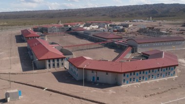 Cárceles al 130%: el encierro como negocio, el castigo como política y la desigualdad como herencia