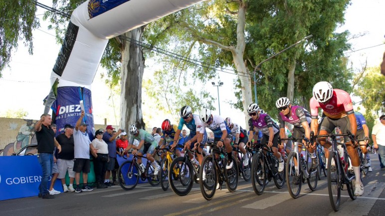 Medio siglo de gloria: la Vuelta Ciclista de Mendoza inició su edición 50