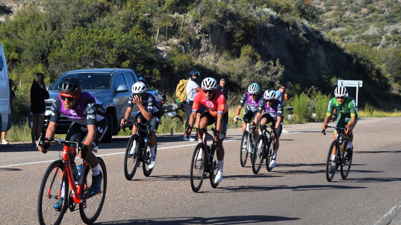 Segunda Etapa: Perlitas de la Vuelta Ciclista de Mendoza entre caramañolas y pedales