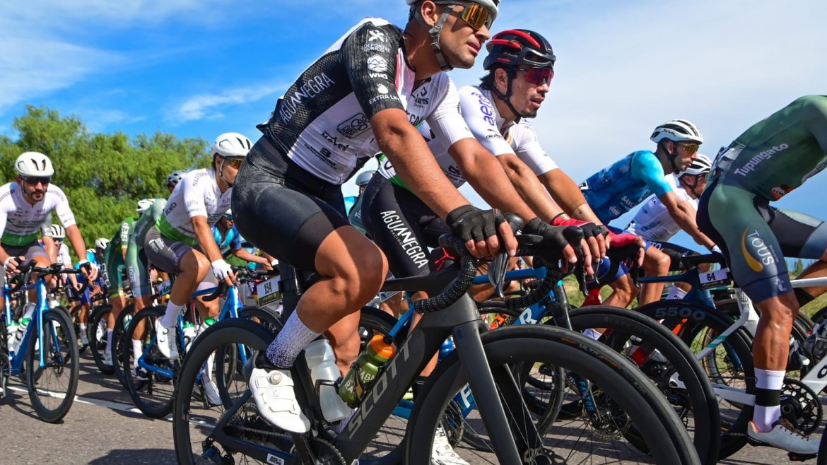 Tercera Etapa, Villavicencio y esa costumbre: ¡Allá van los valientes corredores!