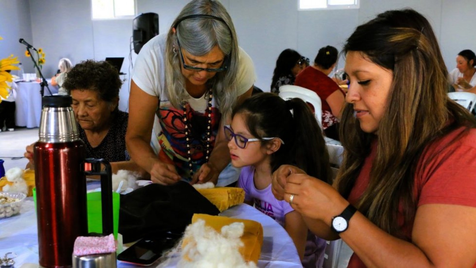 Talleres gratuitos para la vuelta a clases: confeccionarán pecheras, cartucheras y fundas escolares