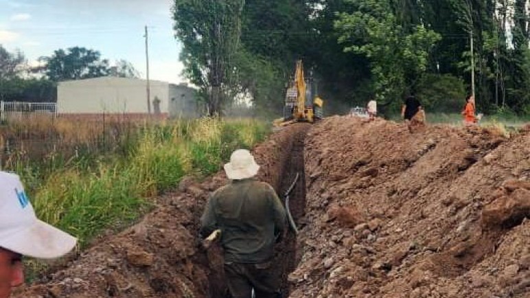 Agua potable en San Rafael: el Municipio extiende 16 kilómetros de nuevas cañerías en distritos