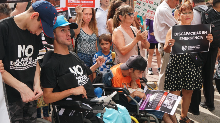 Emergencia en discapacidad 2026: qué cambia, qué se ordena y qué sigue quedando fuera