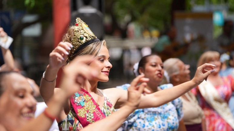 Junín brilló en la Peatonal de Mendoza con su reina y su cultura