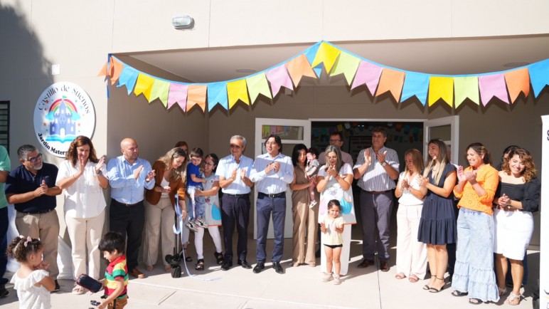 Junín inauguró el Jardín Maternal N° 423 "Castillo de Sueños" en El Martillo