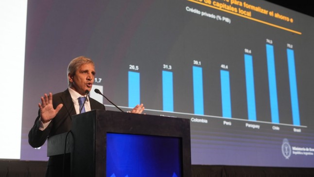 Luis Caputo estuvo en Mendoza y defendió el rumbo económico del gobierno de Milei