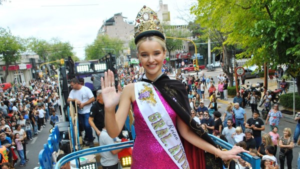 Vendimia en las calles: el Carrusel Vendimial volvió a emocionar en Mendoza, tierra del sol y del buen vino