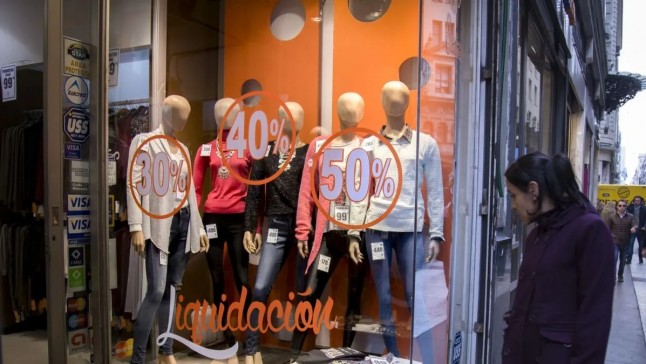 Las ventas minoristas tuvieron su mayor caída en dos años de gobierno de Milei