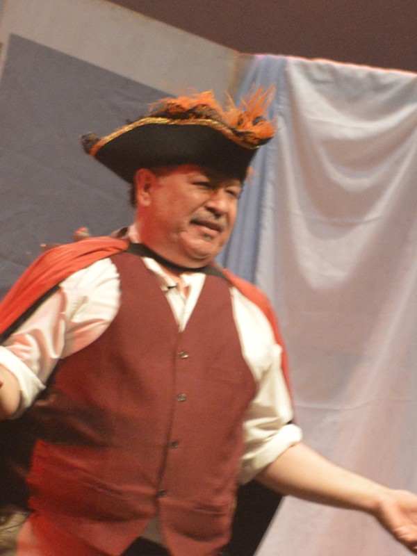 Guillermo Troncoso festeja su aniversario número 40 con el estreno de "El inglés"