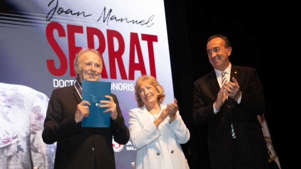 Joan Manuel Serrat se convirtió en Doctor Honoris Causa de la UNCUYO