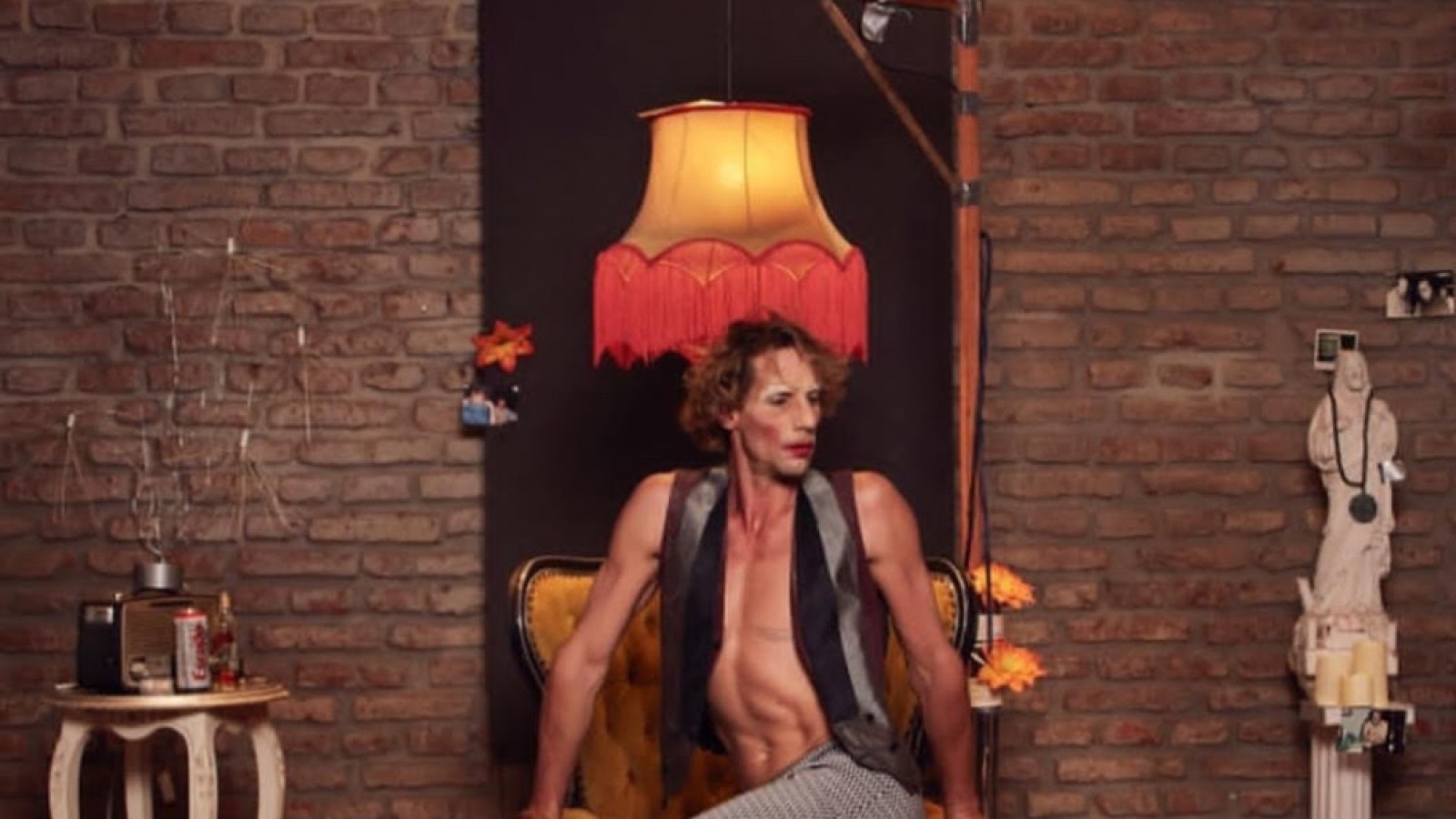 EL PERFORMER: Gonzalo Valenzuela llega a Mendoza con un unipersonal intenso y conmovedor