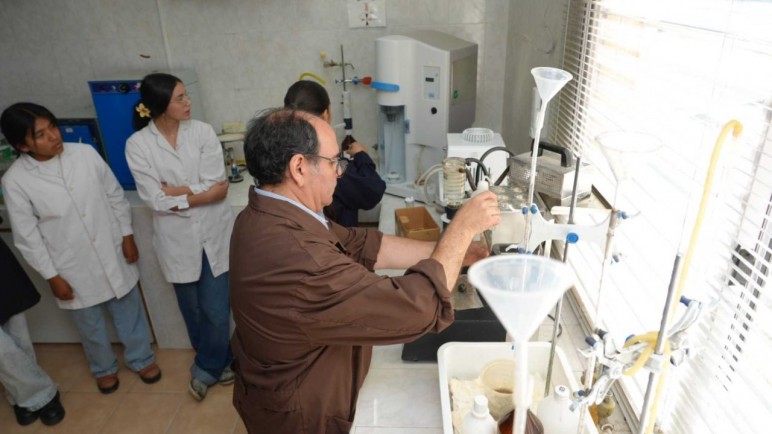 Estudiantes de la Escuela Arboit realizan prácticas profesionalizantes en el Laboratorio de Suelos de Junín