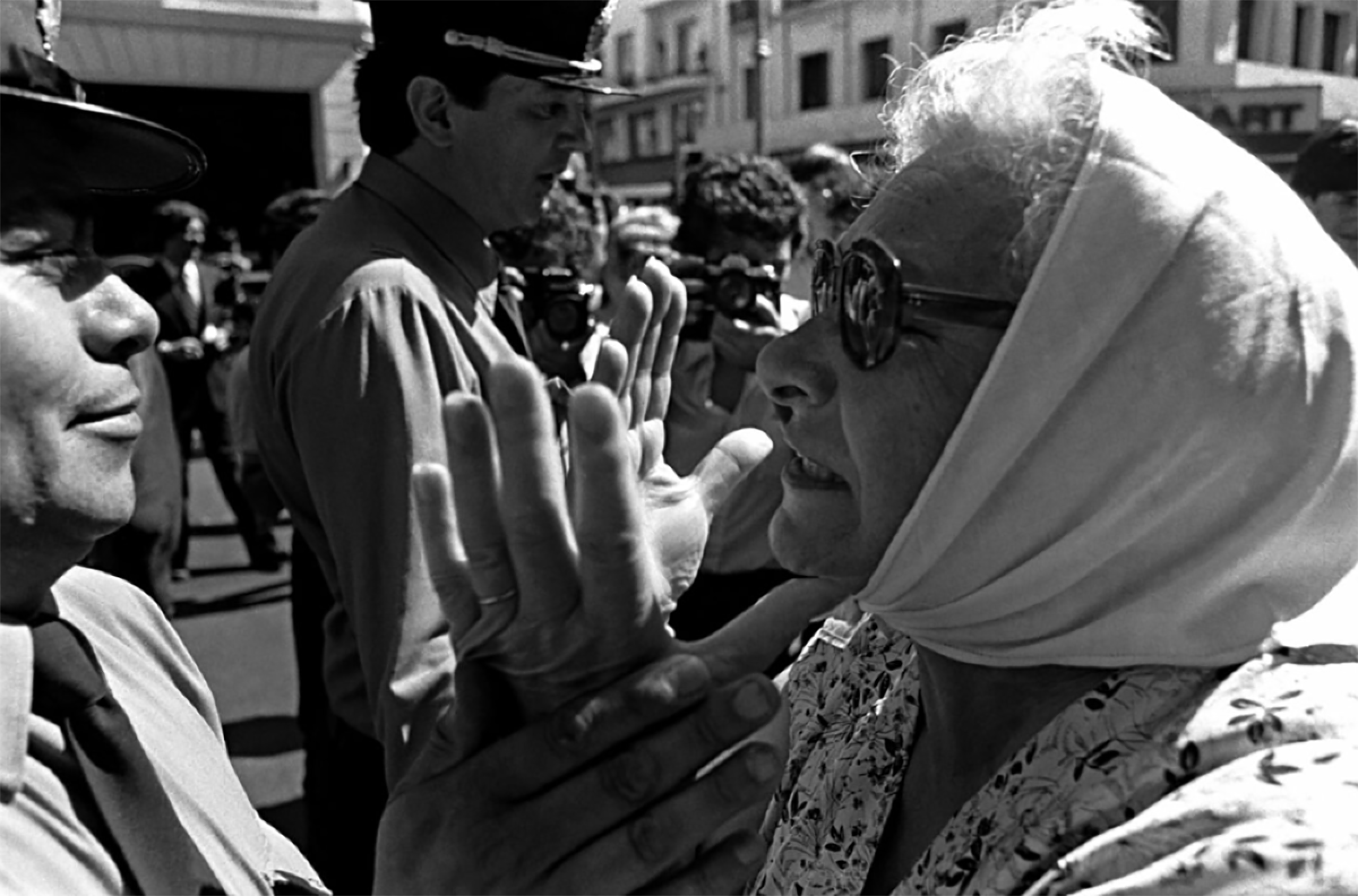 Nunca más una sociedad cómplice