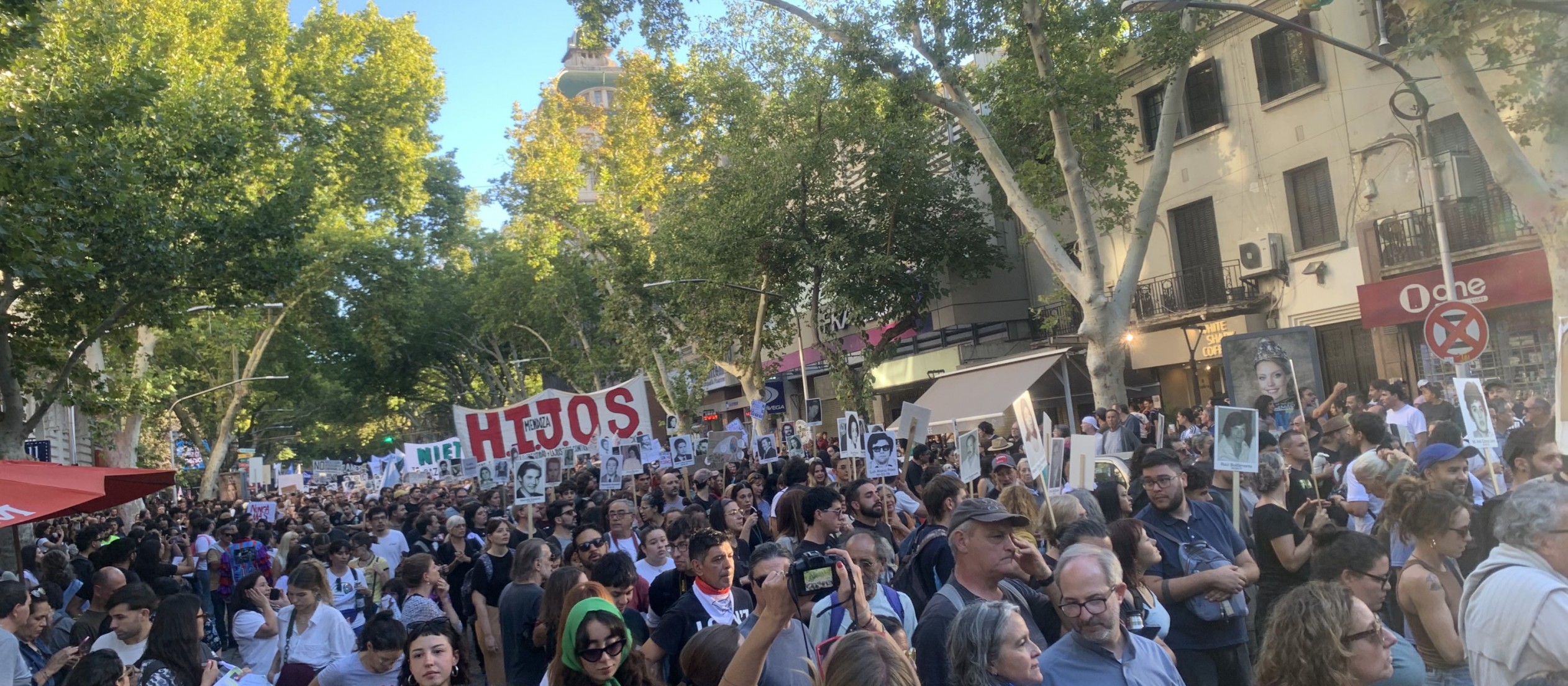Mendoza se movilizó por el Día de la Memoria con una marcha histórica y masiva
