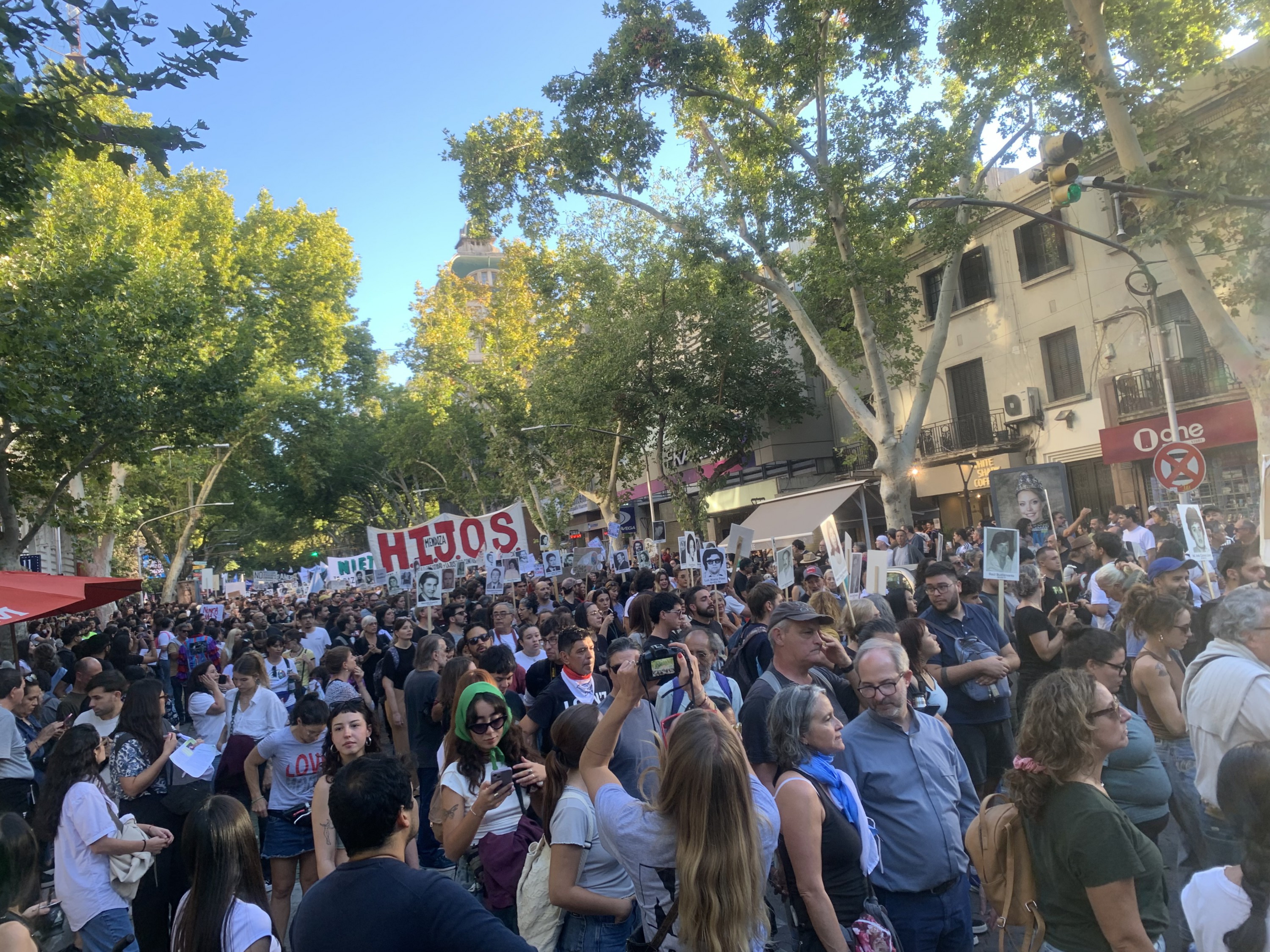 Mendoza se movilizó por el Día de la Memoria con una marcha histórica y masiva