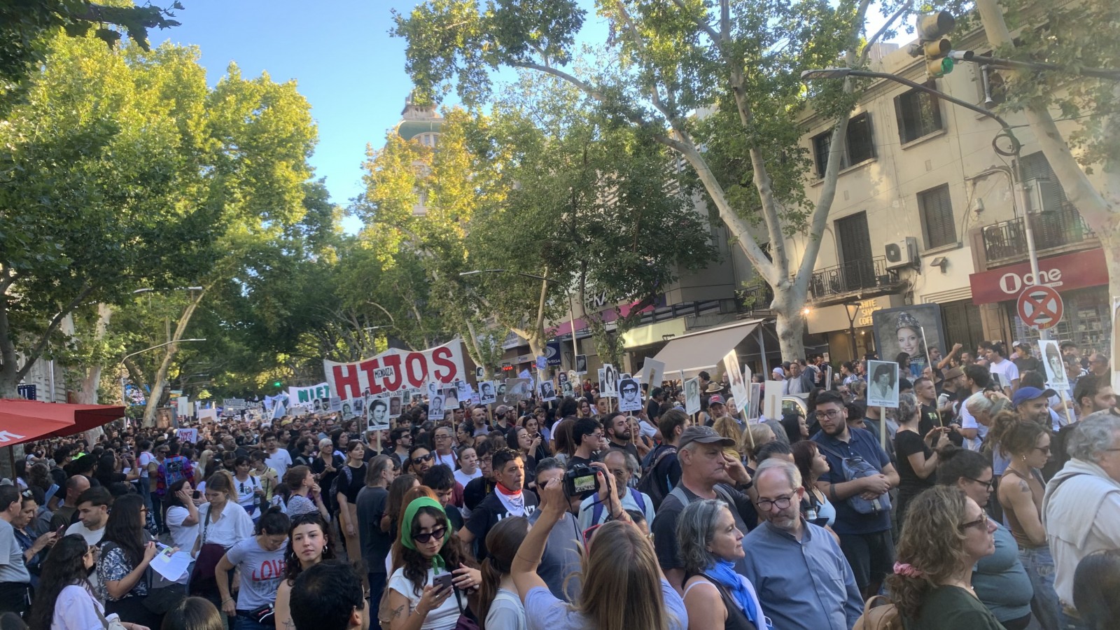Mendoza se movilizó por el Día de la Memoria con una marcha histórica y masiva