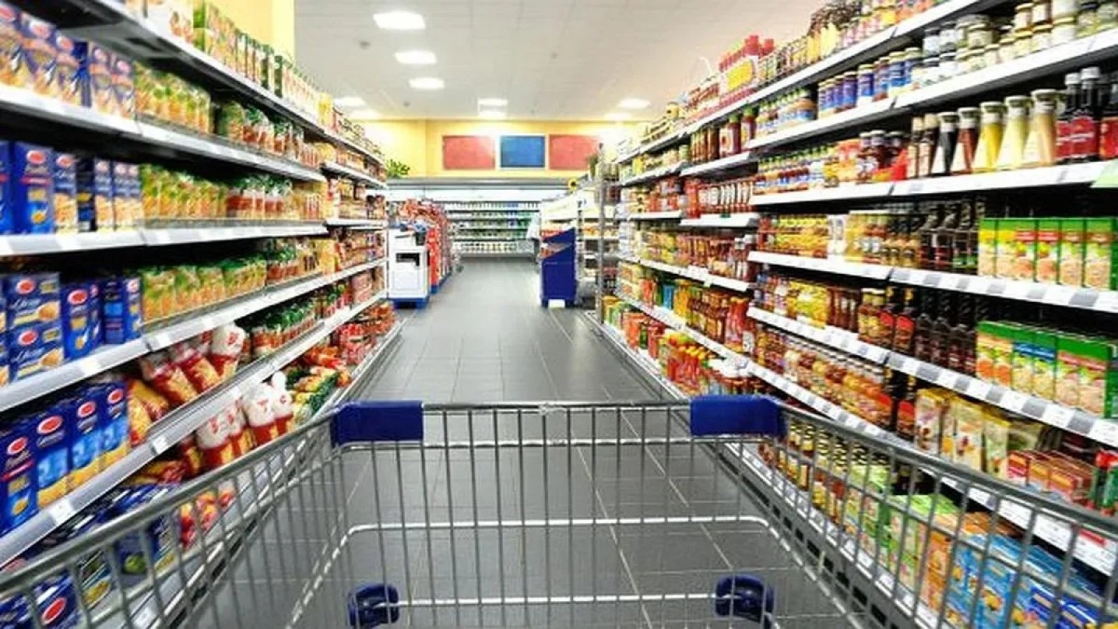 El consumo masivo tuvo su peor caída en febrero, la mayor en un año